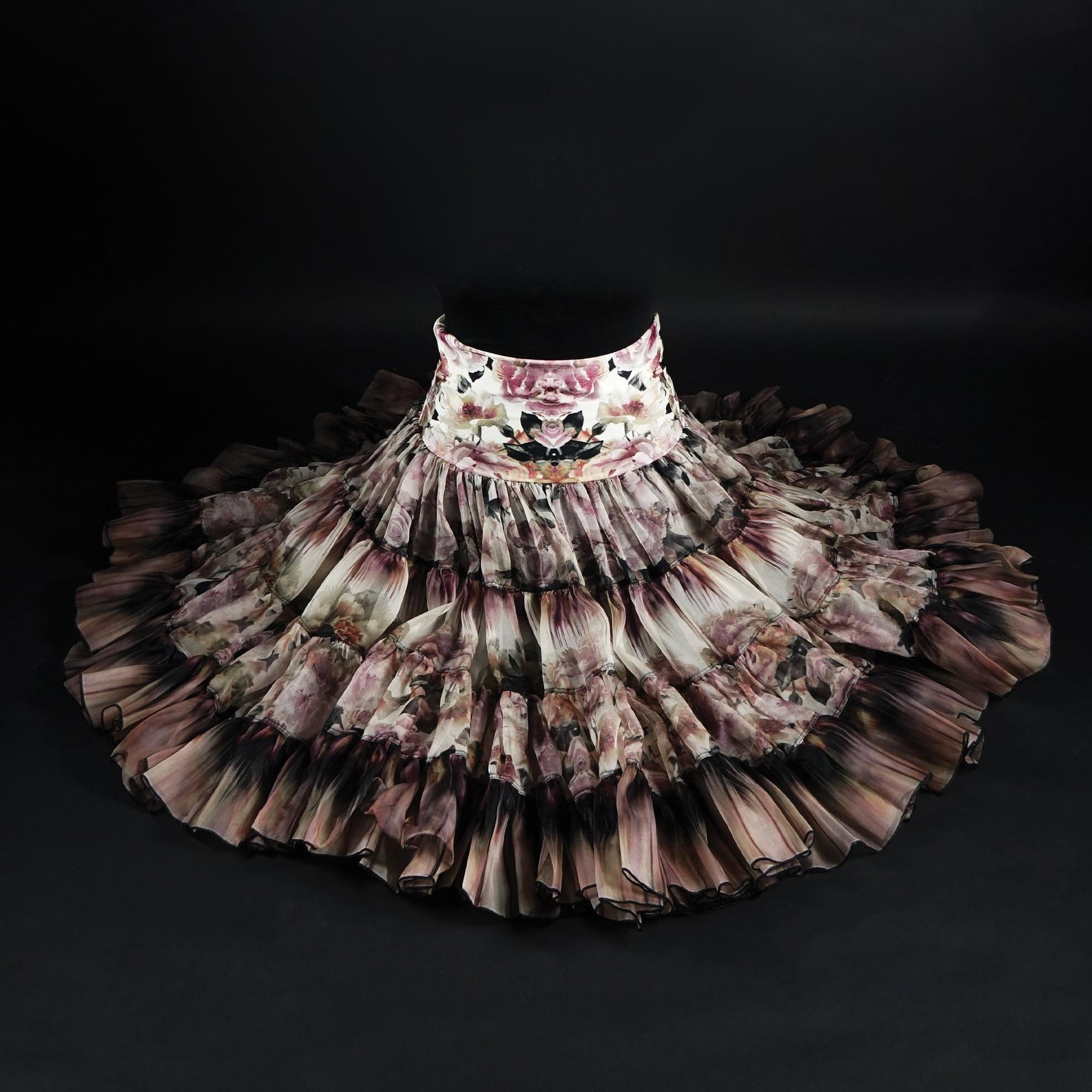 Jaen Paul Gaultier Maille Femme: an ivory flounced skirt in mixed silk fabric with a polychrome print depicting a multitude of roses and buds, size S.