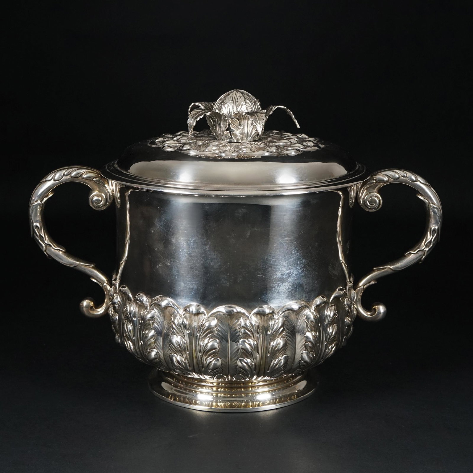An English sterling silver cup and cover, London, 1908, William Comyns&Sons (1 of 1)