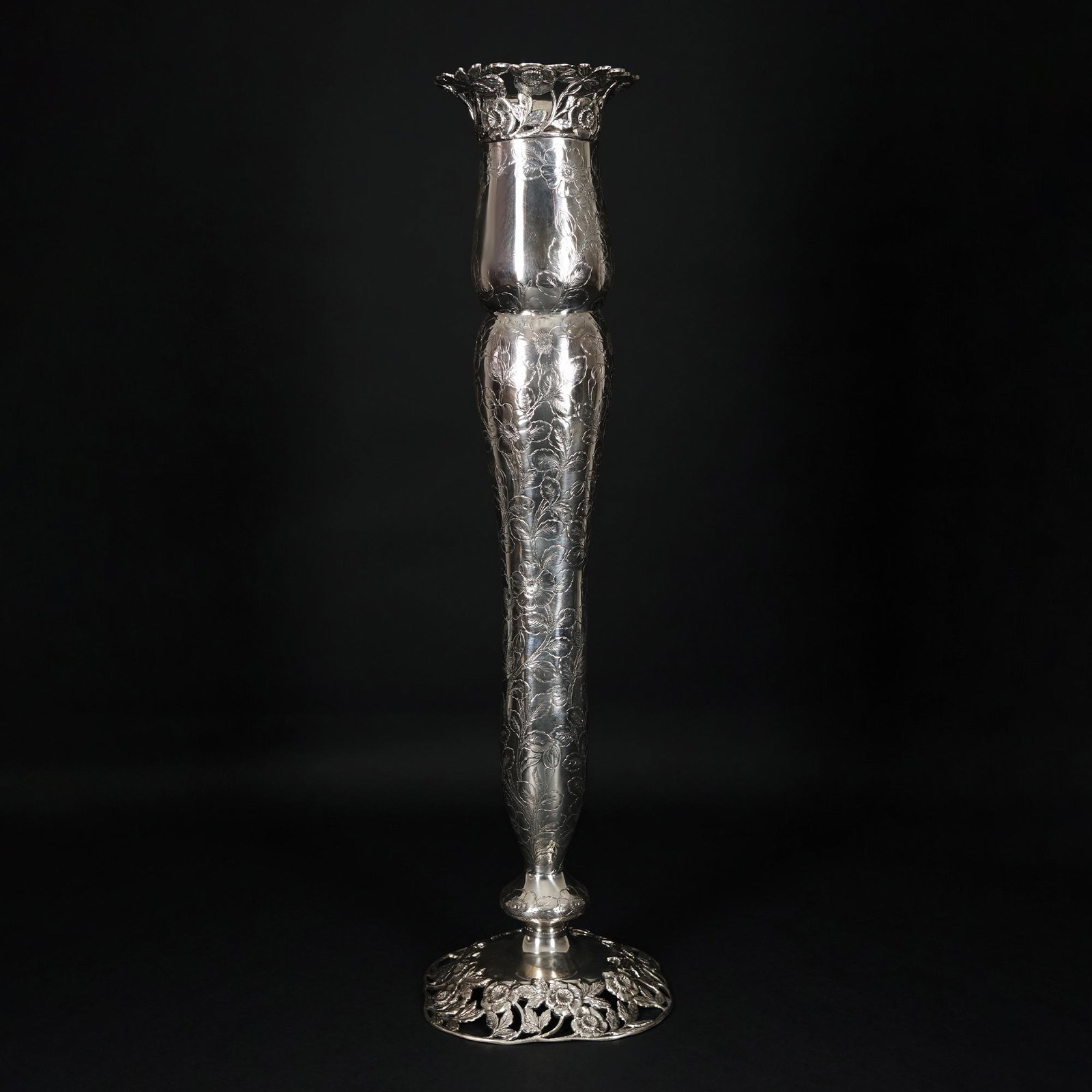 An American sterling silver vase, early 20th century (1 of 1)