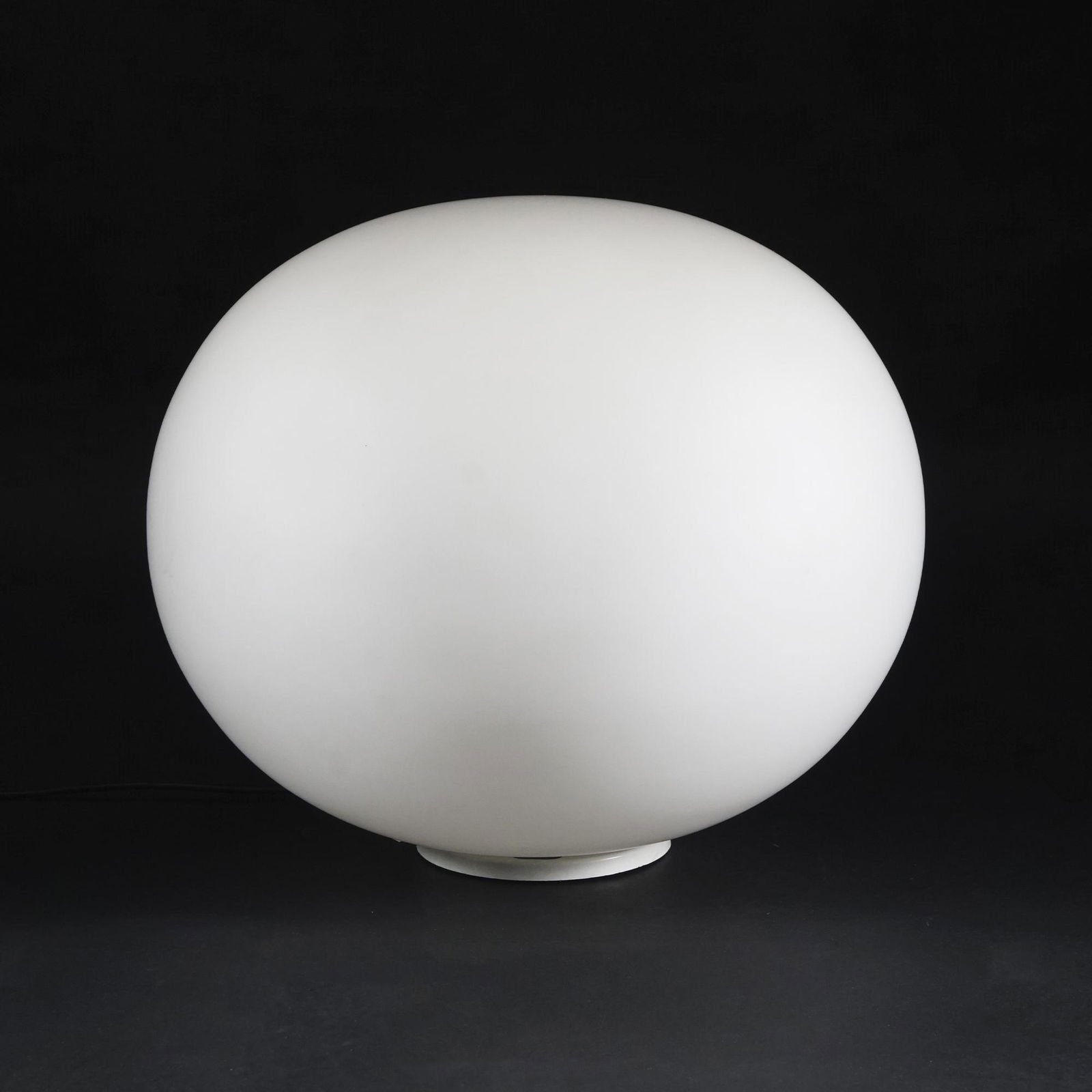 A Glo-Ball Basic 1 table lamp, Jasper Morrison for Flos, 1998: 28cm. high