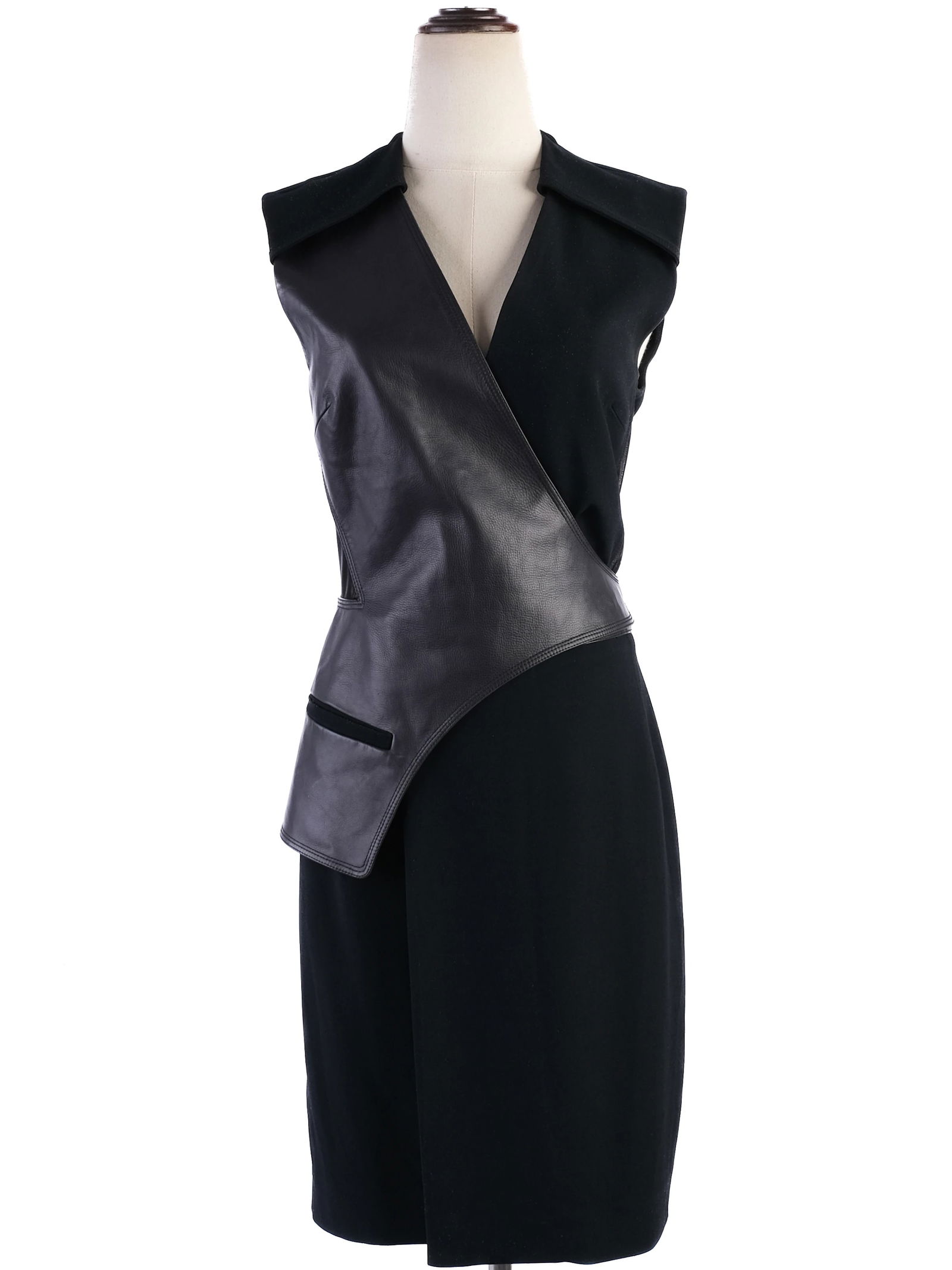 Alexander Wang Black Viscose Shirt M: Title/Medium: Alexander Wang Black Viscose Shirt Origin/Year: Undetermined, contemporary Dimensions: Size M Condition: Excellent Provenance: Not specified Additional Info: Not provided De