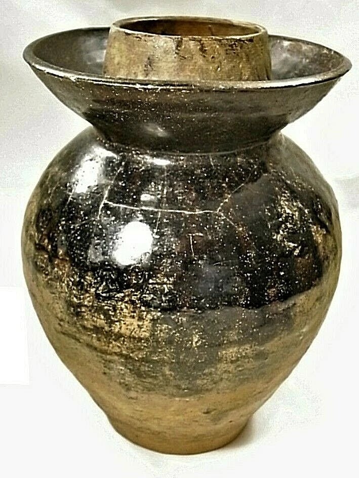Antique Sawankhalok Thai Vase from Shipwreck (1 of 8)