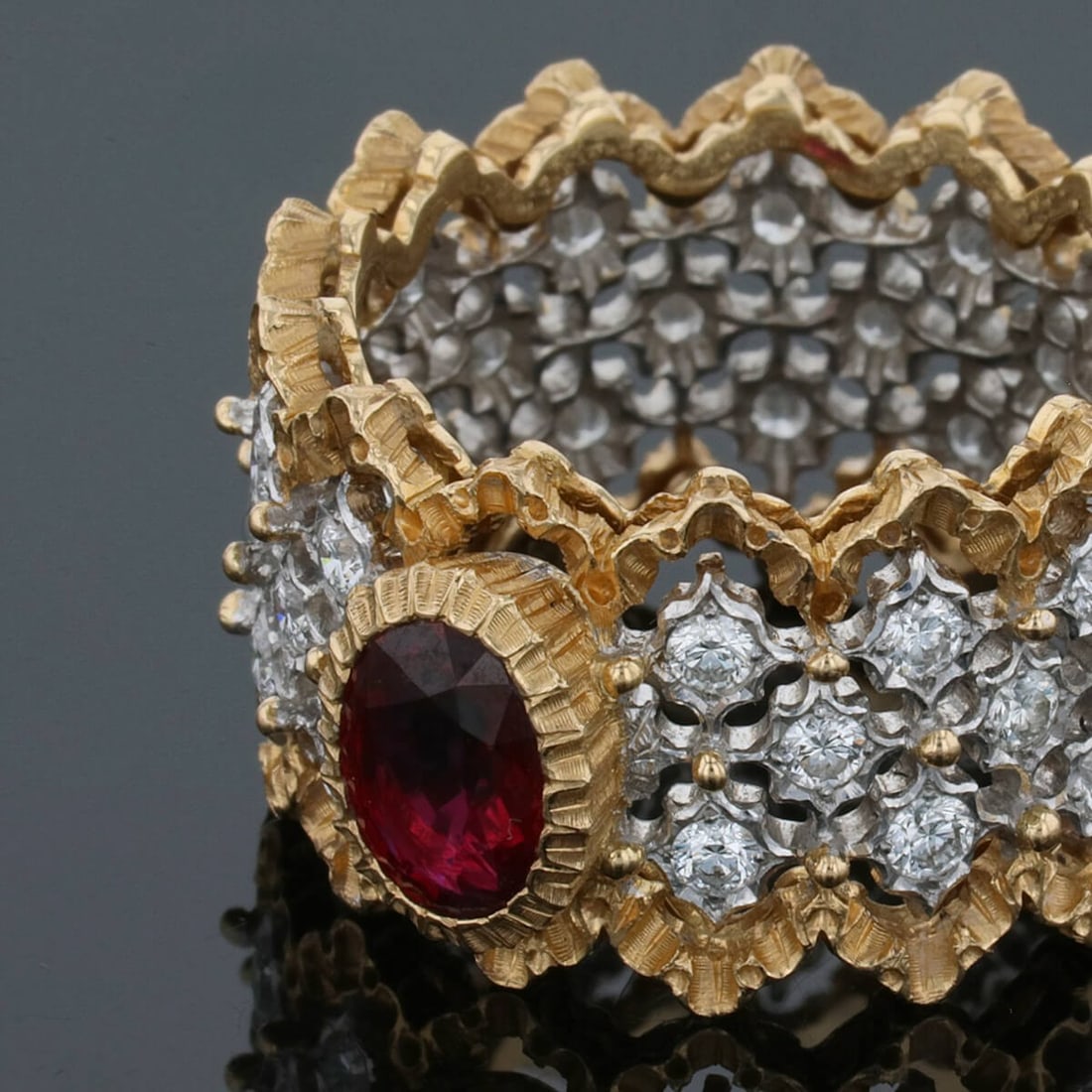 Buccellati Gold & Ruby Statement Ring - 3