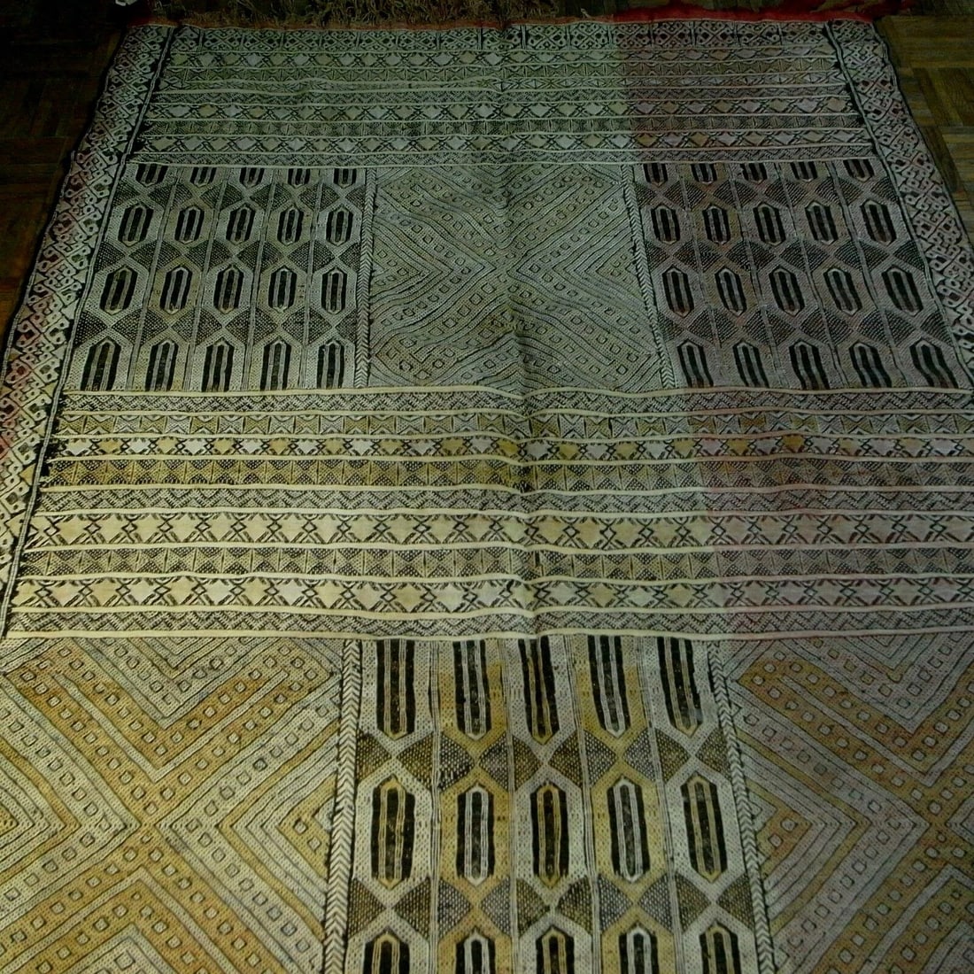 Antique Moroccan Sumac Kilim 5x8ft Wool Textile: Title/Medium: Antique Moroccan Sumac Kilim Origin/Year: Morocco, c. 1900 Dimensions: 5x8 ft (53x97 inches) Condition: Very good, with minor signs of wear Provenance: Acquired from a private