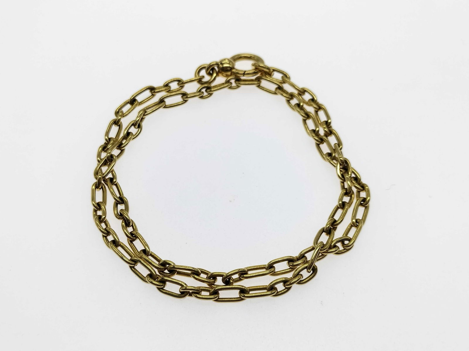 Pomellato Gold Chain Necklace 18K Yellow Gold: Elegant Pomellato chain necklace crafted in solid 18K yellow gold, featuring a classic elongated link design that reflects the brand's refined Italian craftsmanship. The clean, versatile silhouette ma