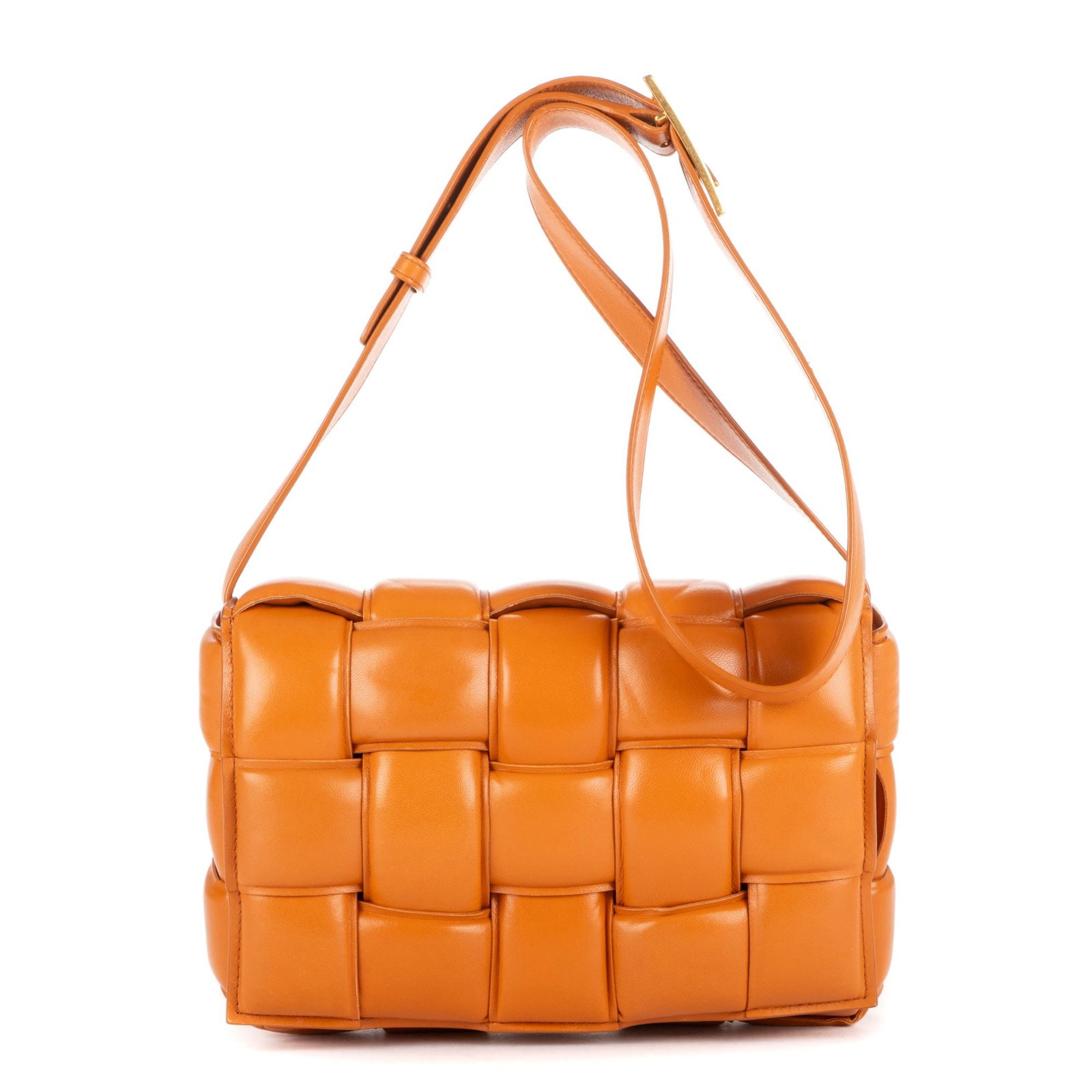 Bottega Veneta Cassette Lambskin Handbag: Title: Bottega Veneta Cassette Lambskin Handbag Medium: Lambskin Leather Origin/Year: Italy Dimensions: 24cm x 17cm x 6cm Condition: AB - Good condition with signs of regular wear, featuring a lovely 