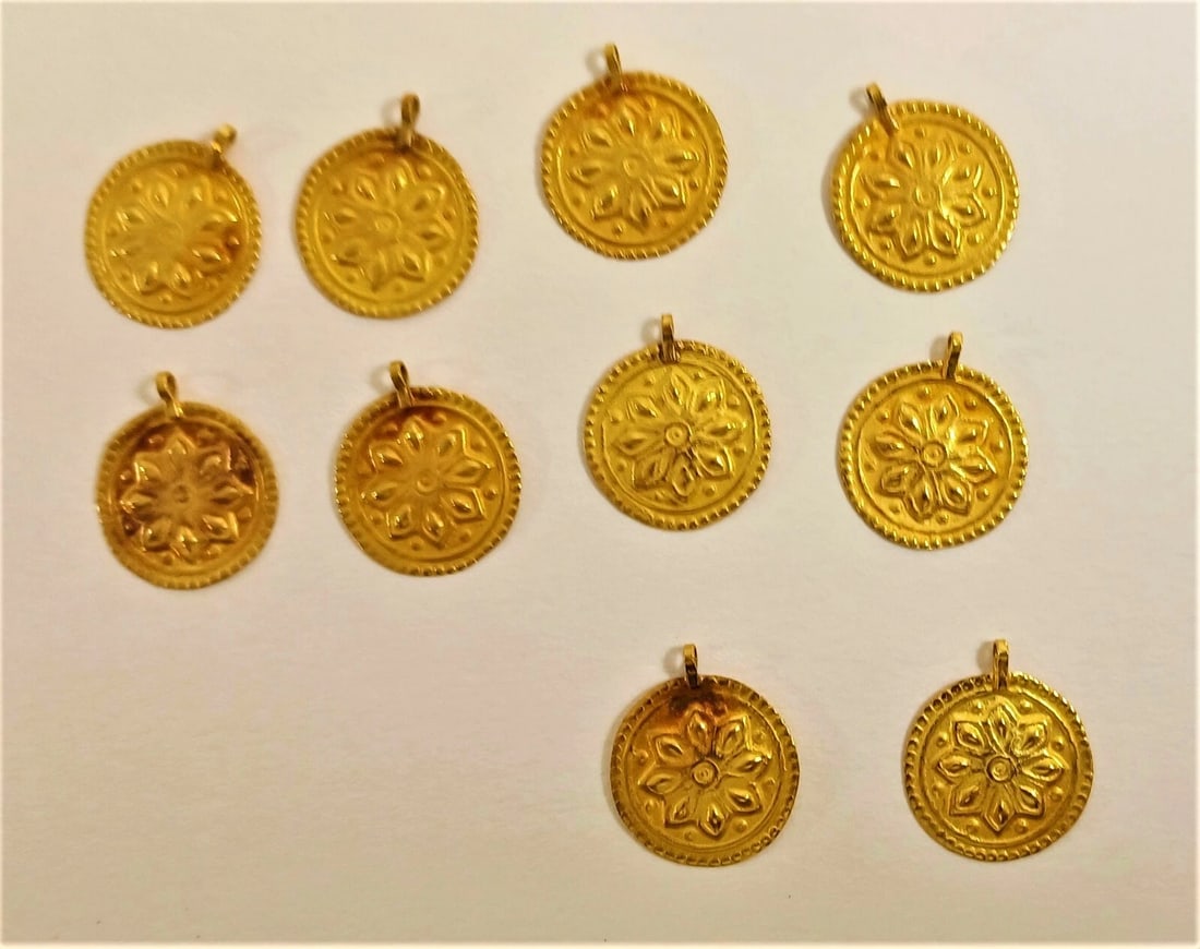 10 Islamic Gold Pendants - Qajar Dynasty (1 of 4)