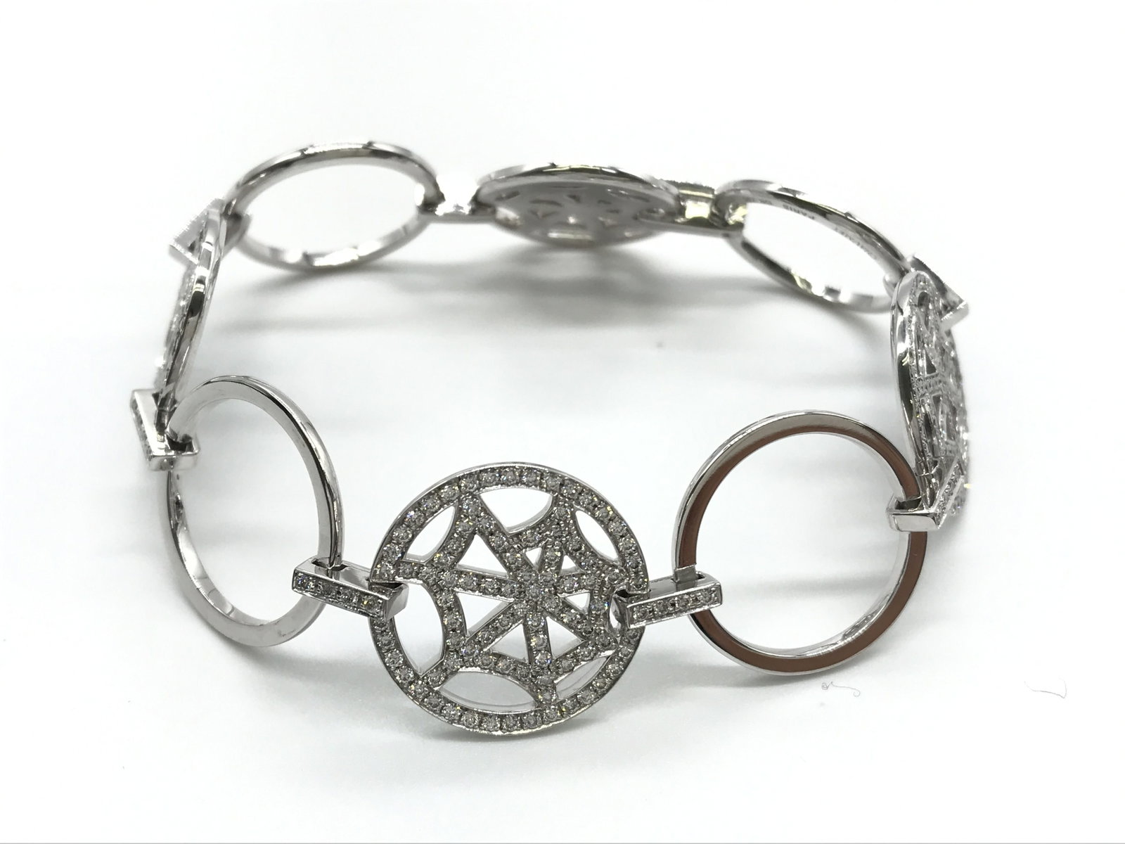Chaumet Attrape-Moi Diamond 18K White Gold Bracelet Bangle (1 of 3)