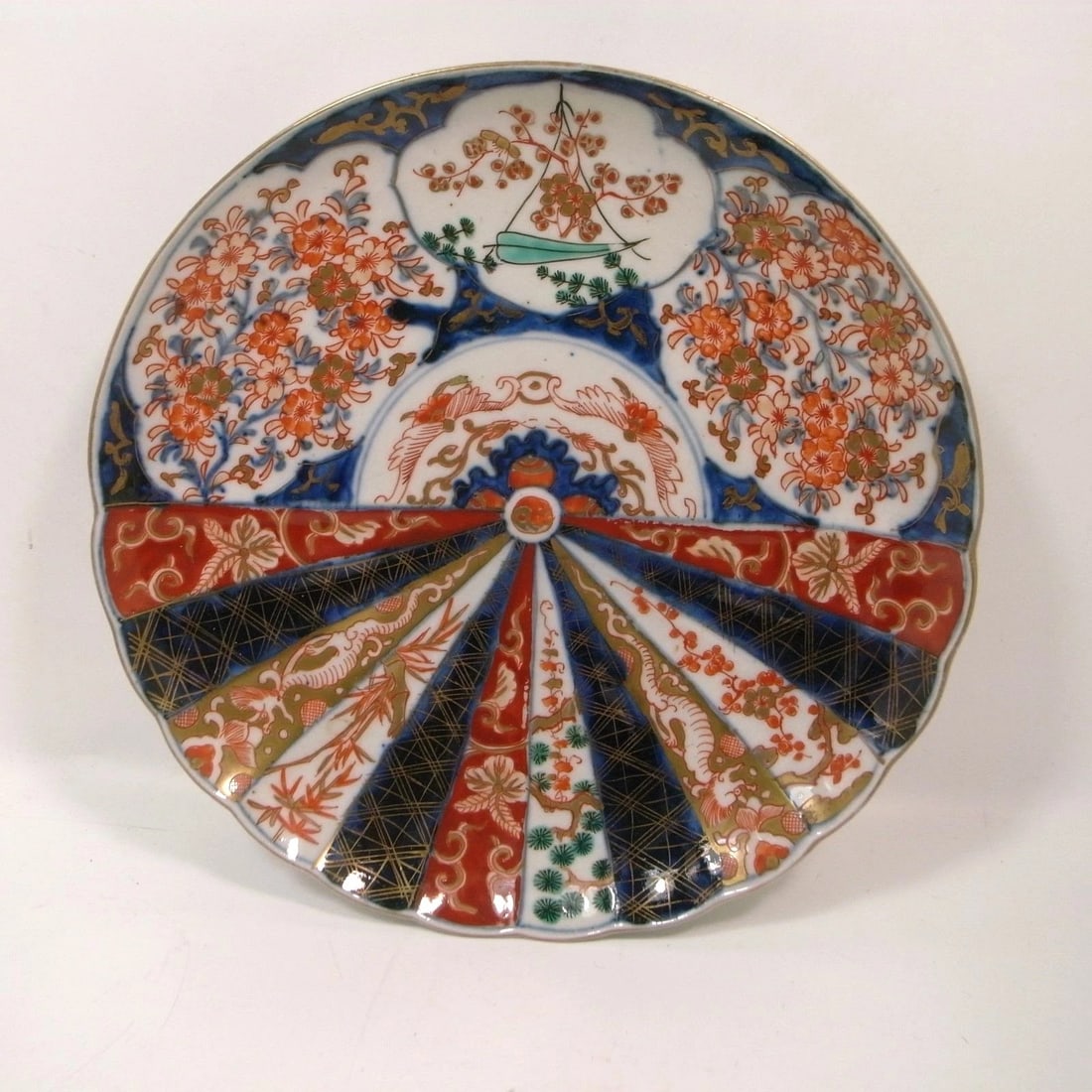 Antique Japanese Imari Scalloped Plate 8.5" (1 of 6)