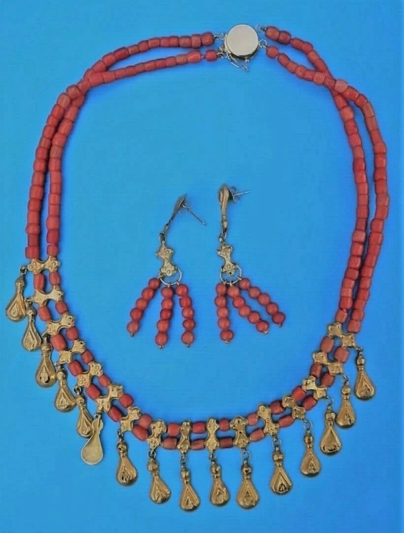 Ancient Gold & Coral Pendant Jewelry Set (1 of 7)