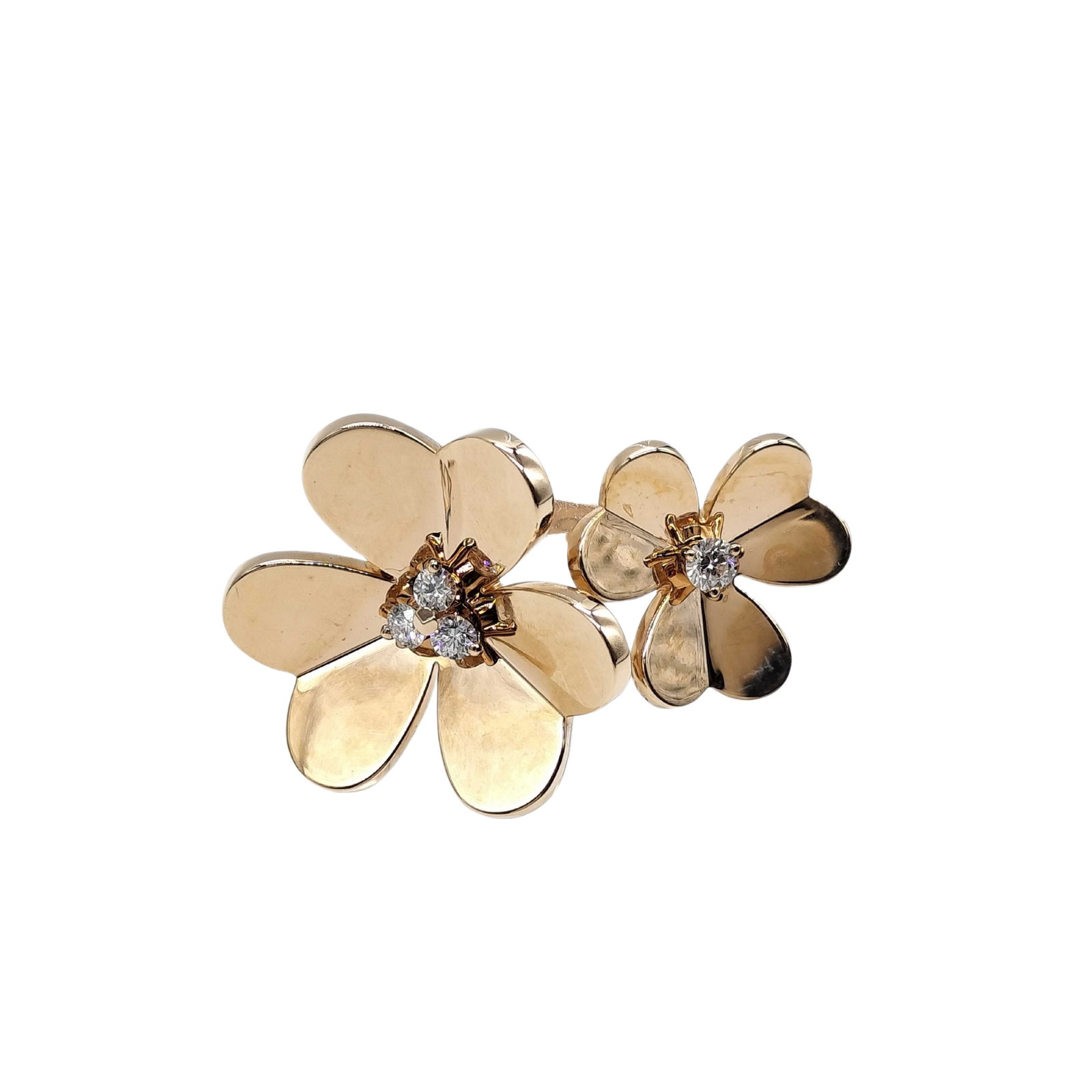 Van Cleef & Arpels Frivole Between the Finger Single Three Diamond 18K Yellow Gold Ring: Description: Van Cleef & Arpels Frivole Between the Finger ring crafted in 18K yellow gold and accented with natural diamonds. From the iconic Frivole collection, this elegant ring features the co