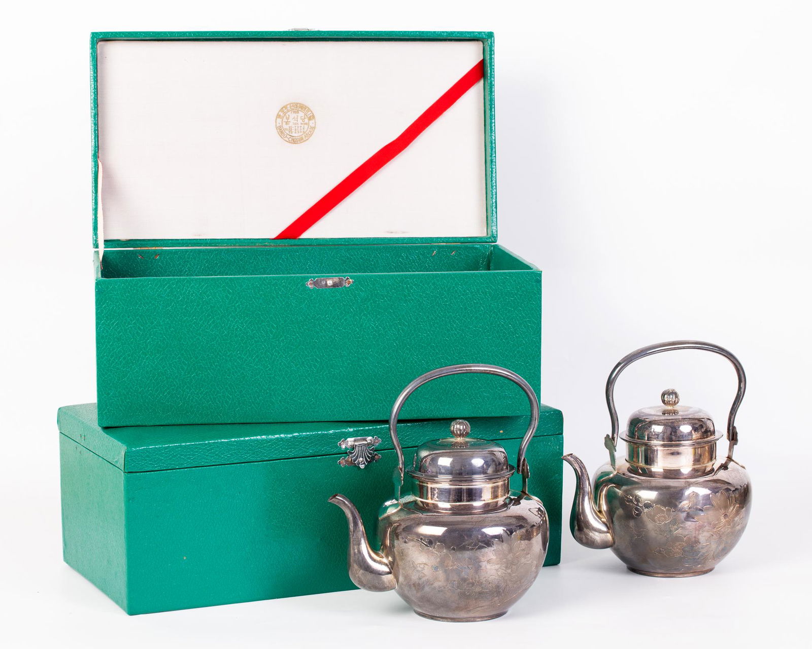 gold plated Silver Korean Tea set in original box (1 of 5)