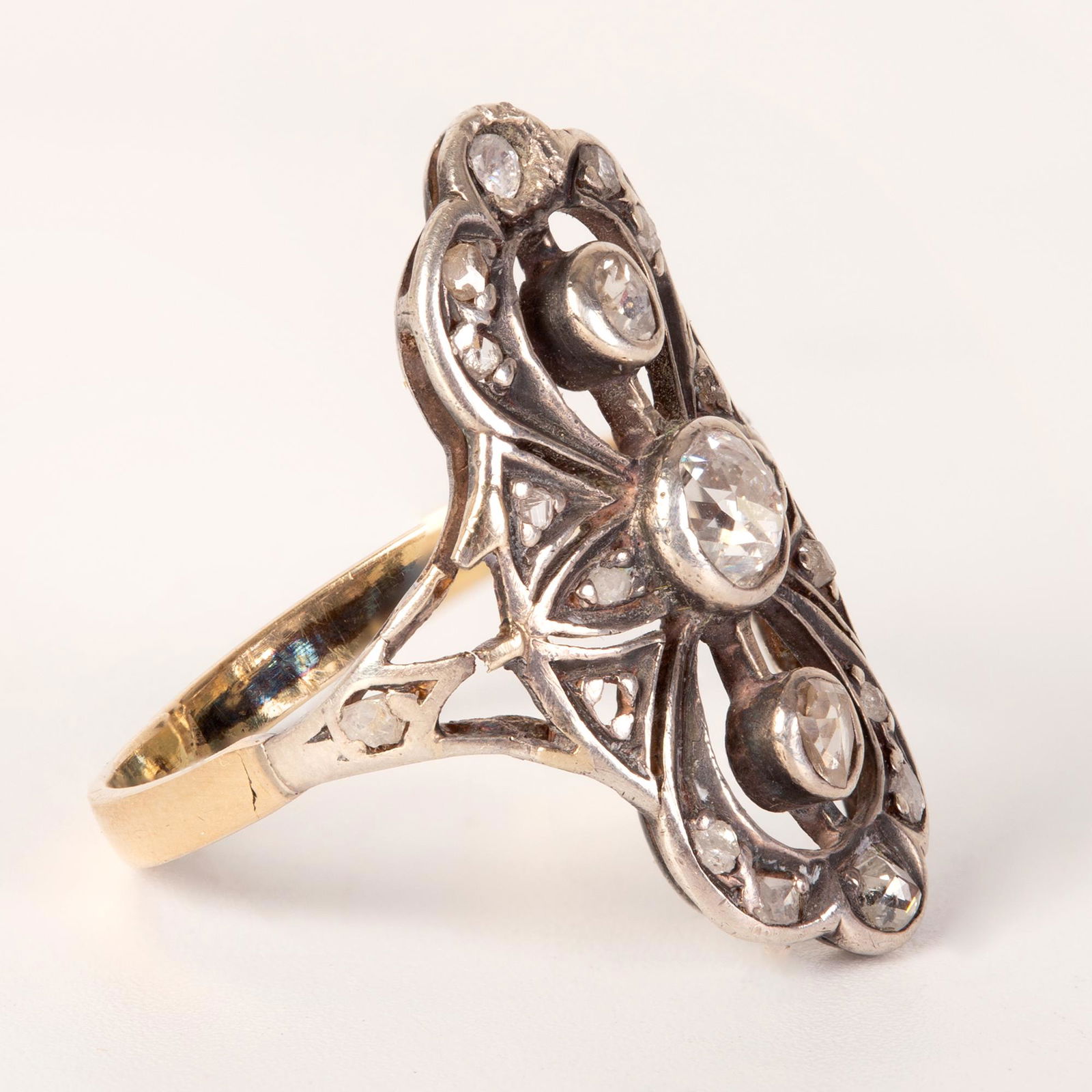 A antique Victorian diamond ring Europe 1880-1900 (1 of 2)