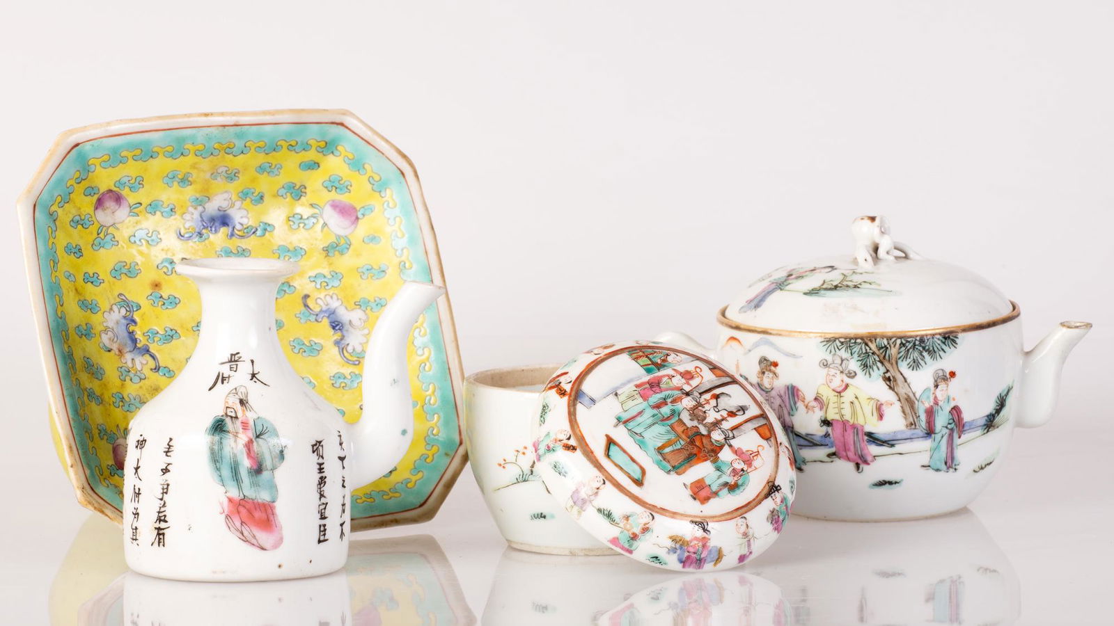 group of Chinese porcelain items Qing dynasty- Republic (1 of 6)