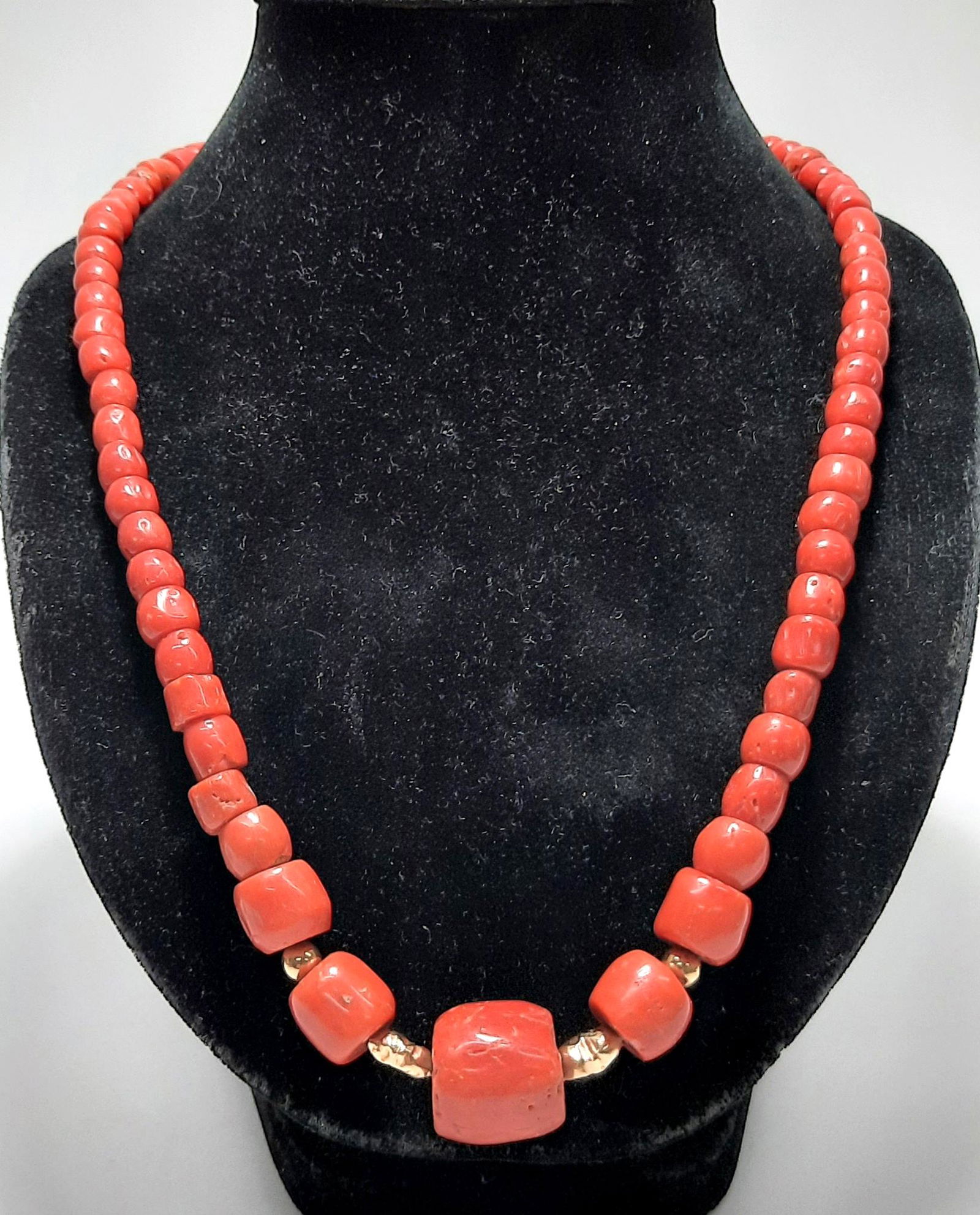 red coral bead necklace set with gold beads (1 of 3)