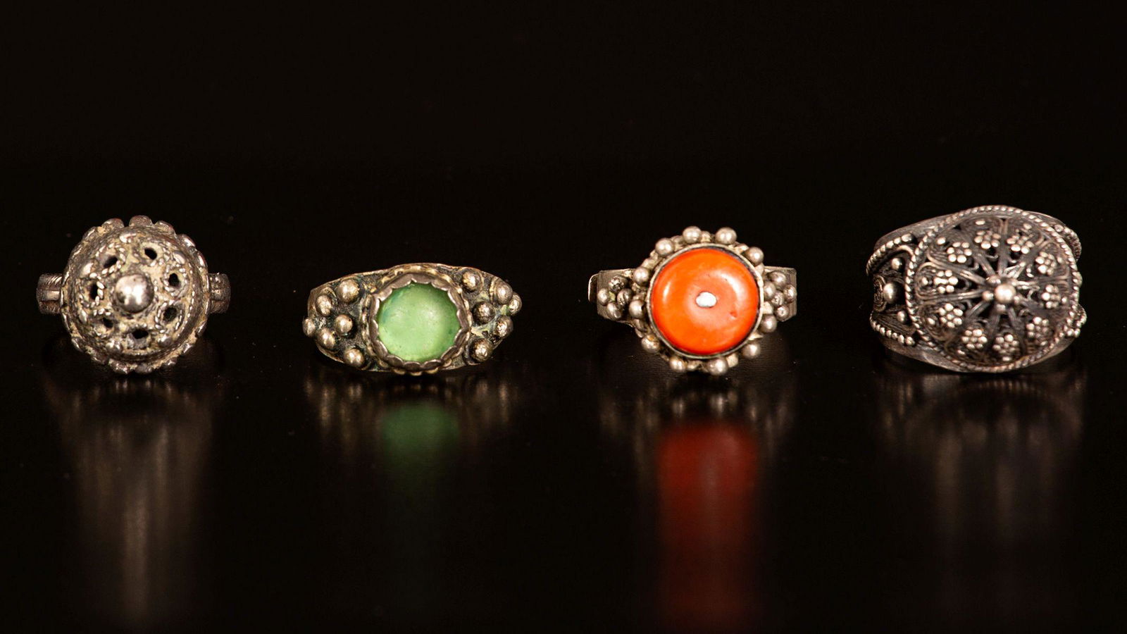 A lot of four silver rings - Yemen (1 of 3)