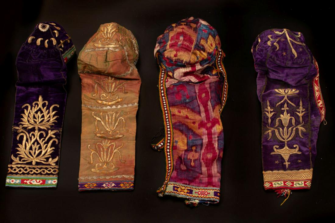 A lot of 4 women headdresses interwoven with silver (1 of 2)