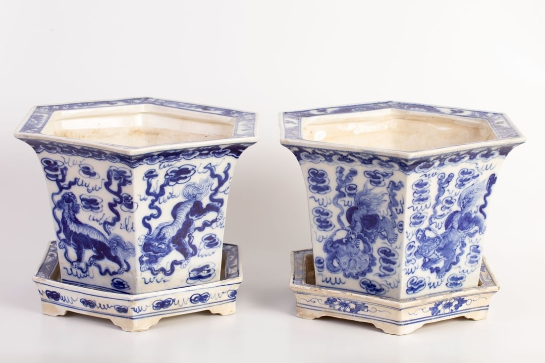 Pair of Chinese Blue-white Porcelain Vases, Qing Dynasty (1 of 4)