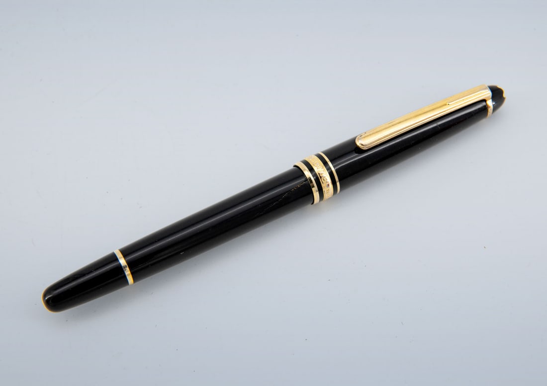 A Montblanc Meisterstuck Fountain Pen (1 of 3)