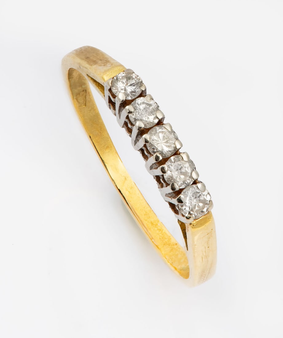 A 18K Gold Diamond Ring (1 of 4)