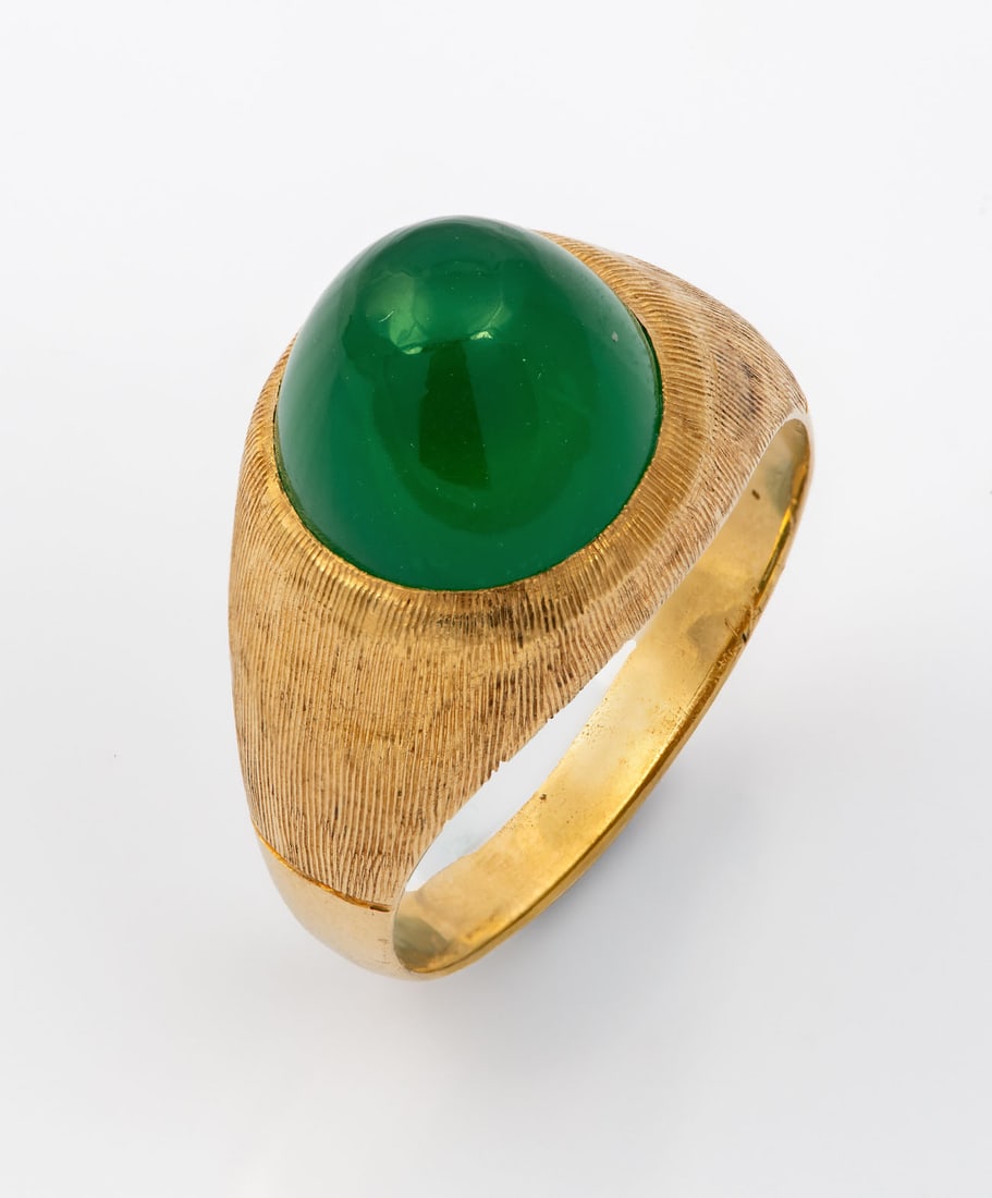 A Vintage 18K Brushed Yellow Gold and Chrysoprase Ring (1 of 4)
