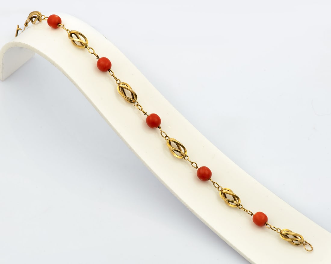 A Fine 18K Yellow Gold and Coral Bead Bracelet (1 of 4)
