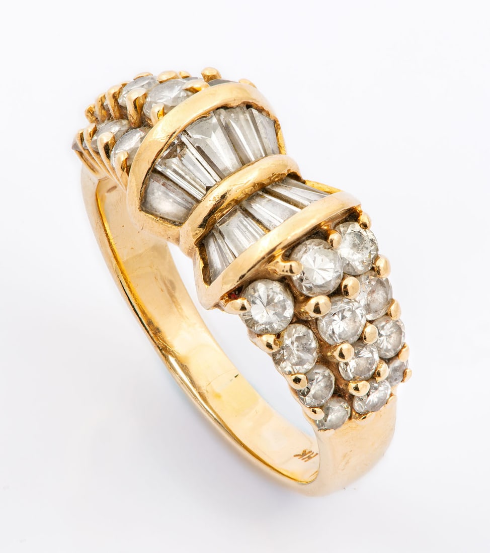A Fine Vintage 14K Yellow Gold and Diamond Ring (1 of 5)