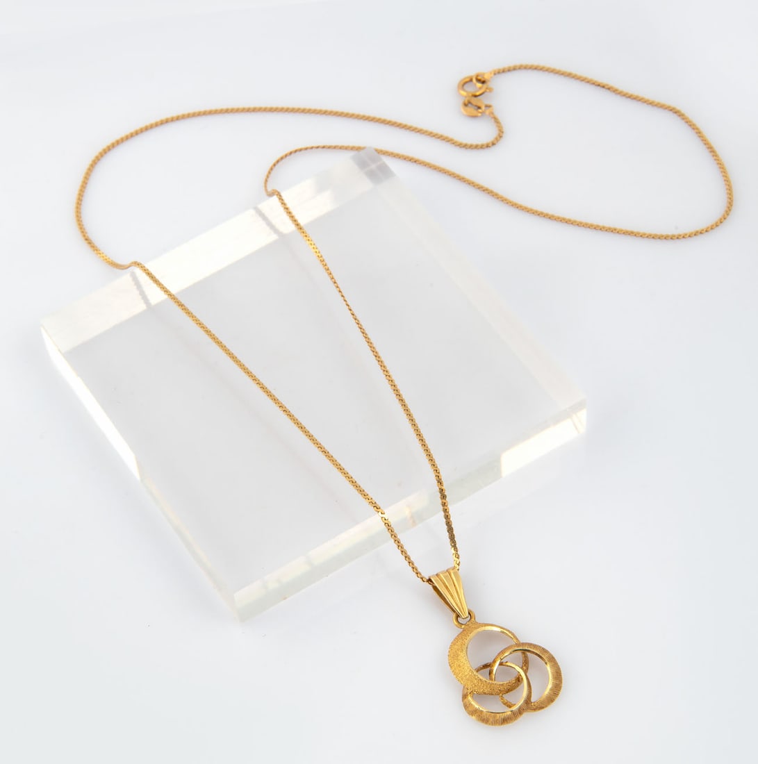 A 14K Gold Pendant Necklace (1 of 4)