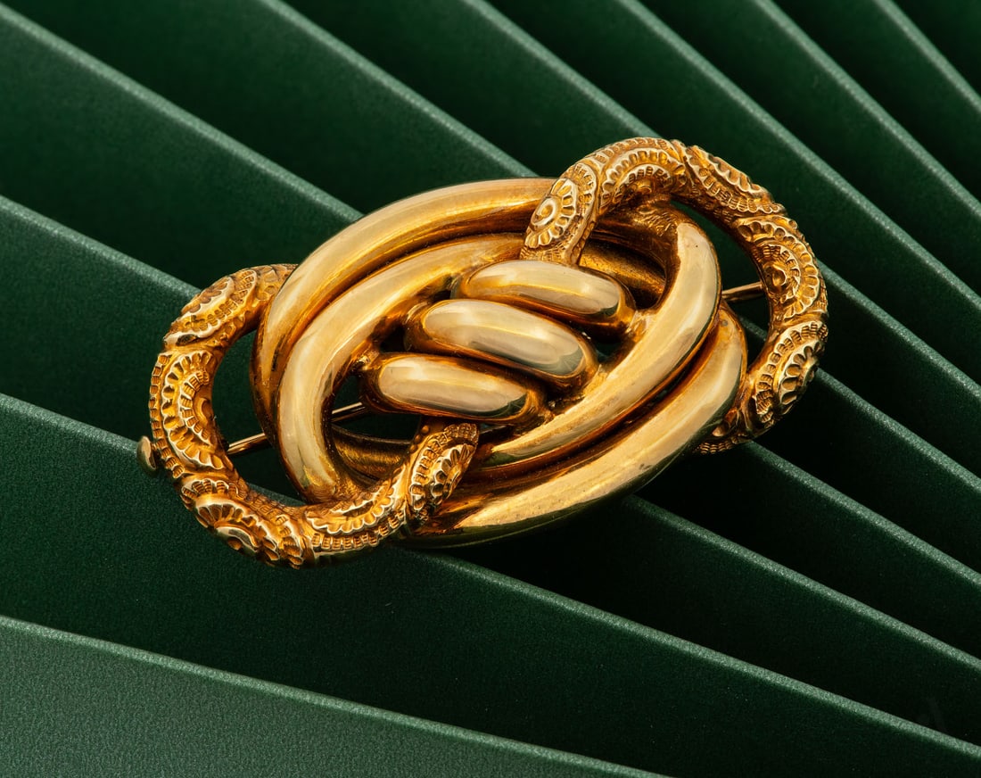 An Antique 14K Yellow Gold Brooch (1 of 2)