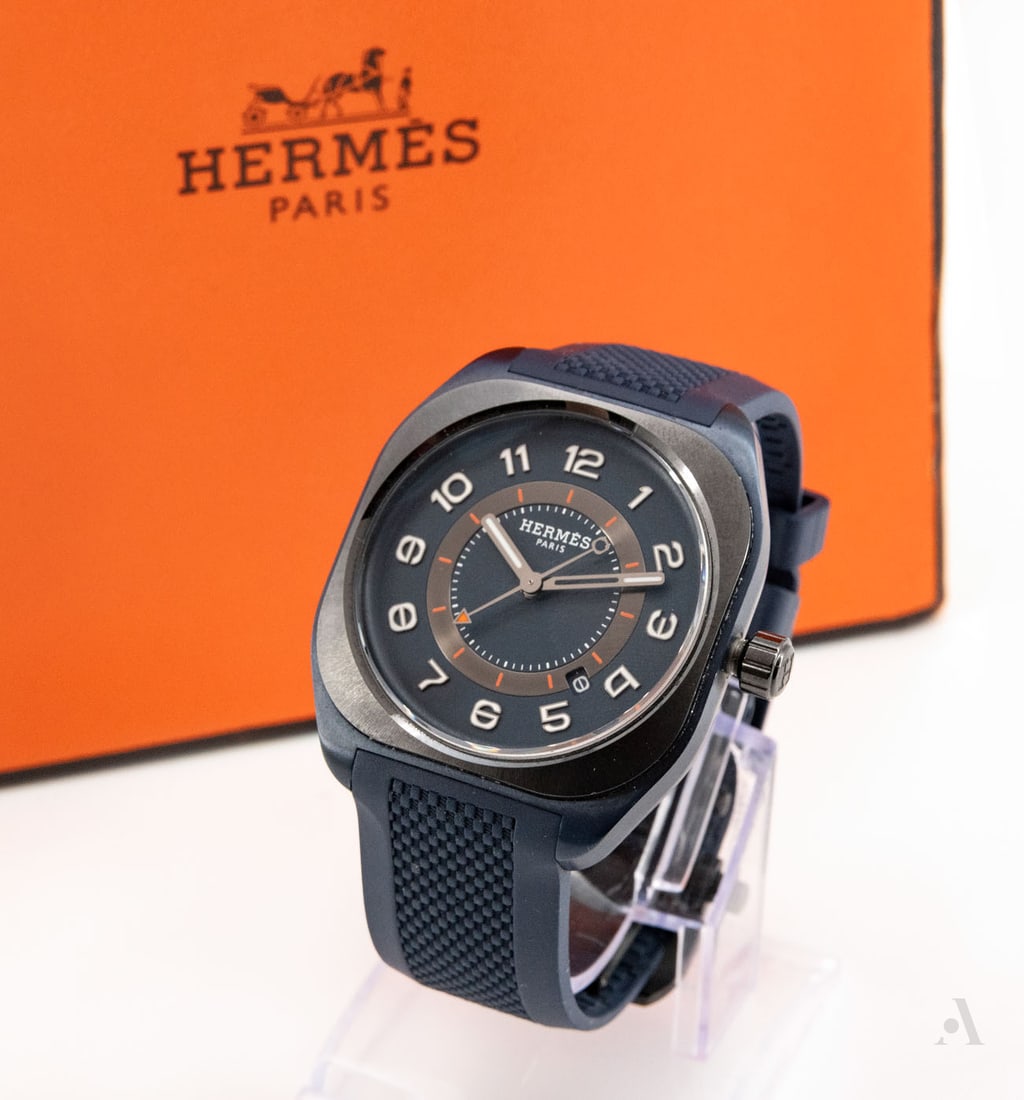 A Hermes H08 Titanium Automatic Men's Wristwatch (1 of 4)
