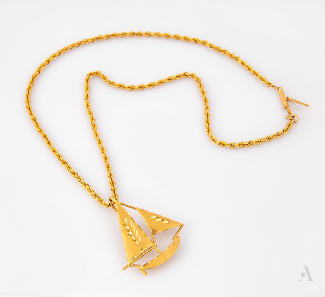 A 14K Yellow Gold Pendant Necklace (1 of 1)