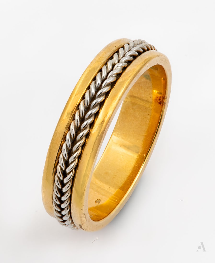 A 18K Two Tone Gold Wedding Band (1 of 2)