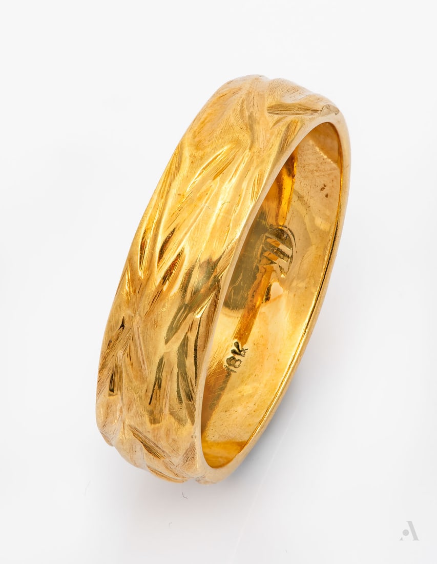 A Stylized 18K Yellow Gold Wedding Ring (1 of 2)