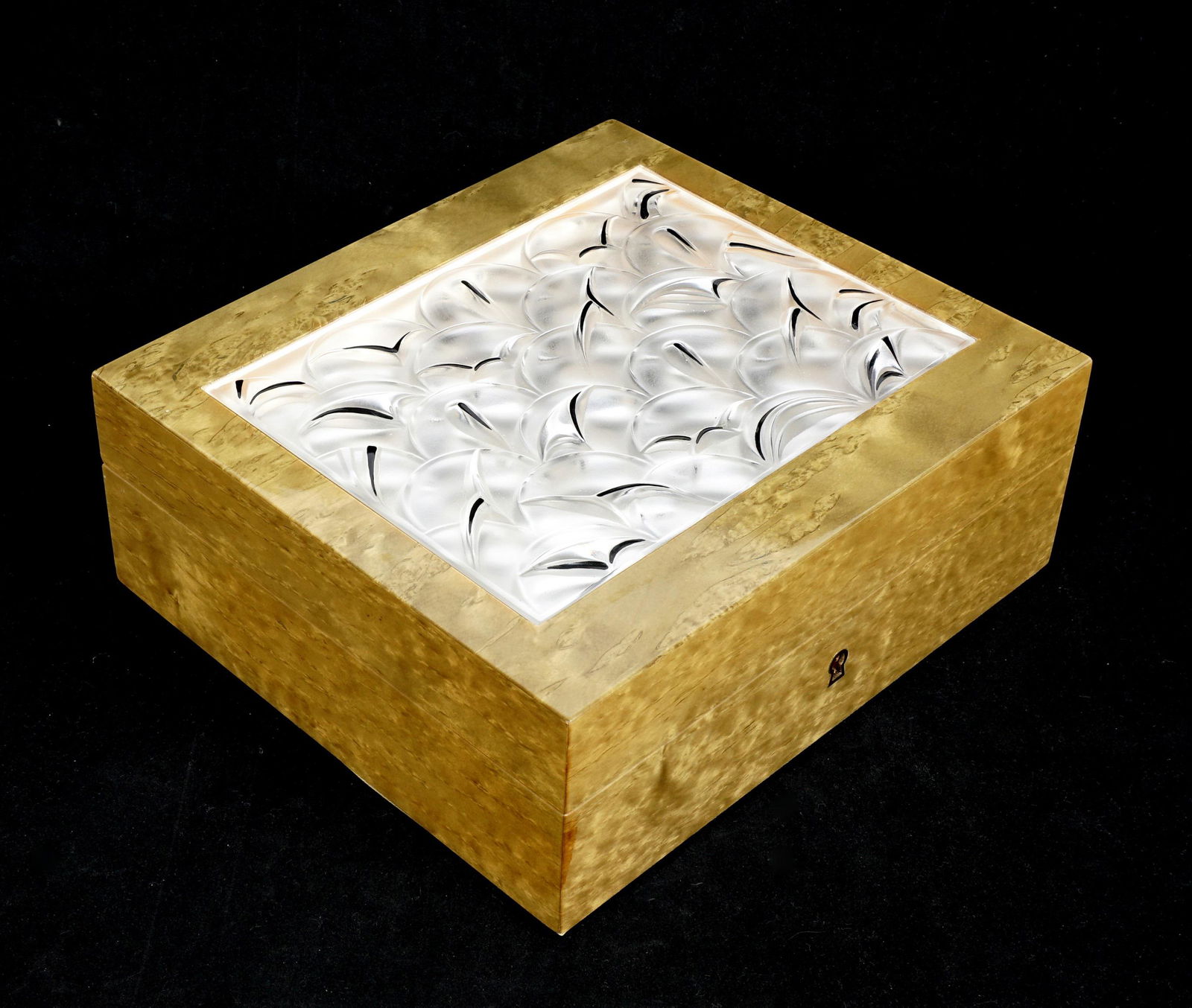 Lalique Madrona Crystal & Wood Humidor (1 of 14)