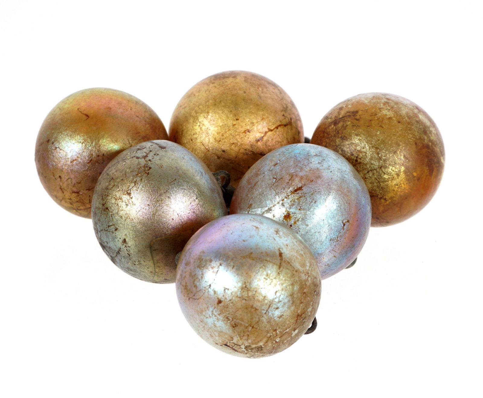 6 Tiffany Favrile Glass Balls and Chains from Lamp: A lot of 6 Tiffany Favrile glass balls & chains from lamp. Each measures approx 2.75 inchs long with chain. Glass balls measure 1.5 inches wide. Condition: Chains and glass balls show various signs of