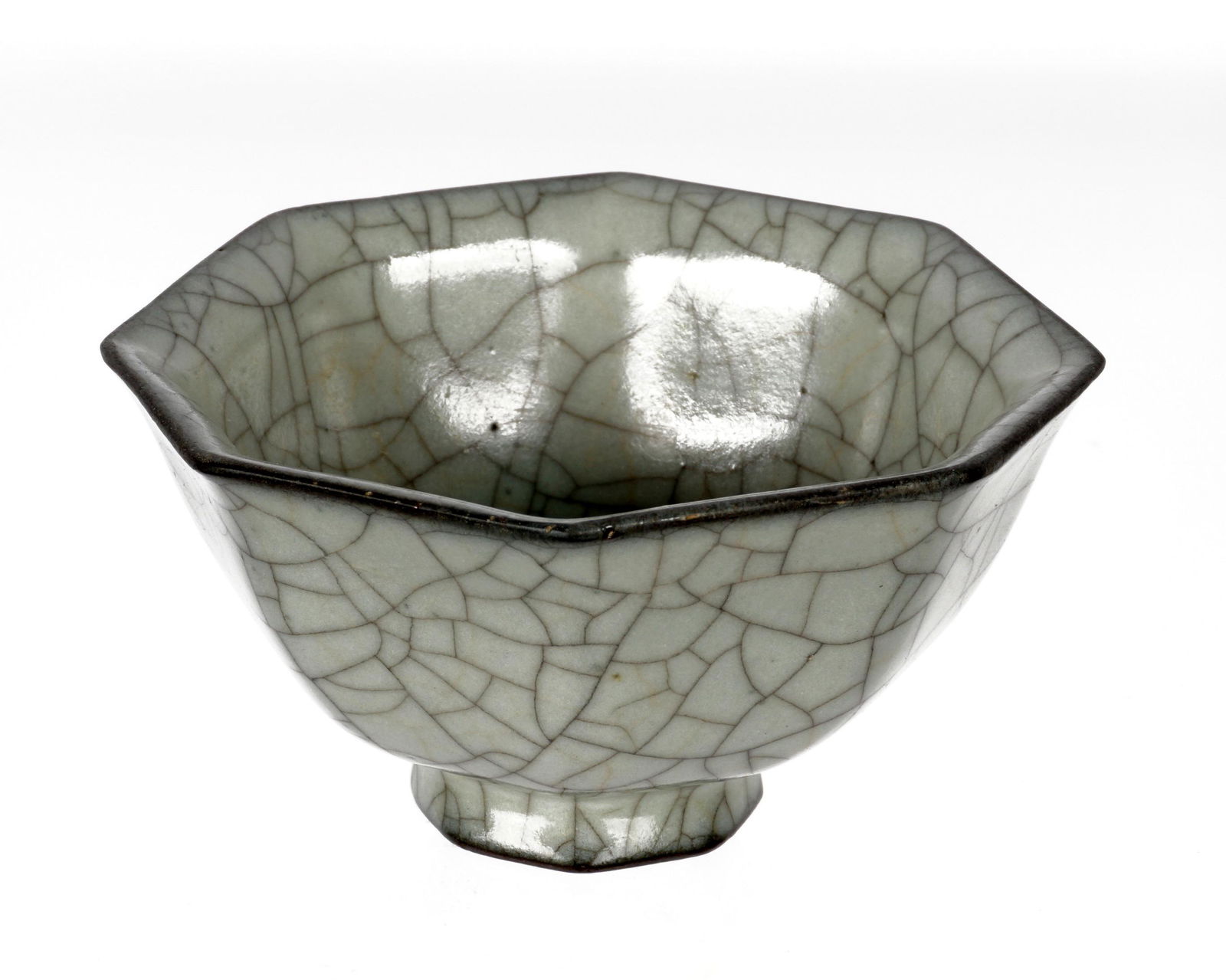 Diminutive Chinese Ge Type Crackle Glaze Bowl (1 of 7)
