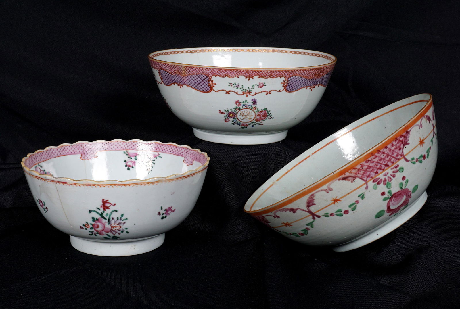 Three Chinese Export Porcelain Bowls (1 of 18)