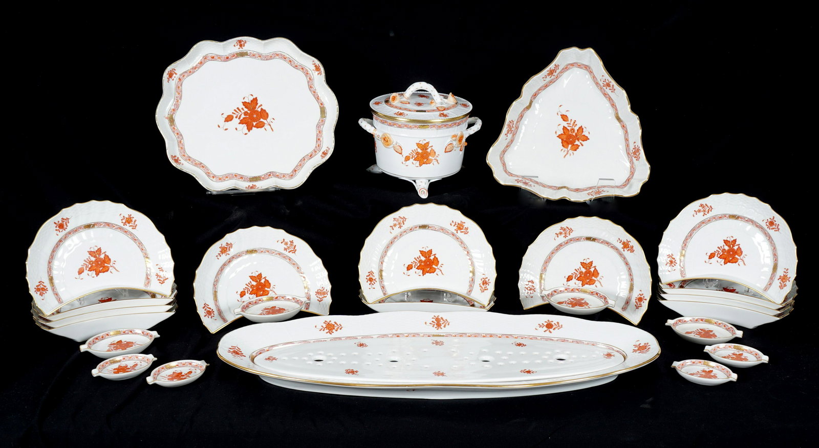25 Pc. Herend Rust Chinese Bouquet Serving Pieces: An assembled collection of 25 pieces total to include footed covered cache pot (6.25" h. x 6.75"), 4 ashtrays (3.5"), 4 ashtrays (4.5"), triangular tray (10"), oval tray (11" x 9.5"), fish platter wit