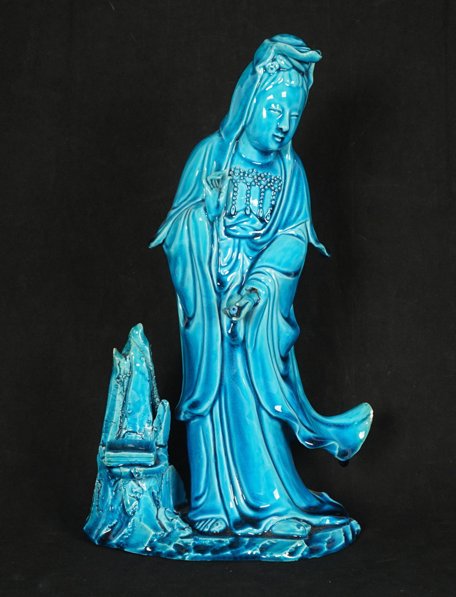 Antique Chinese Turquoise Glaze Figure of Guanyin (1 of 11)