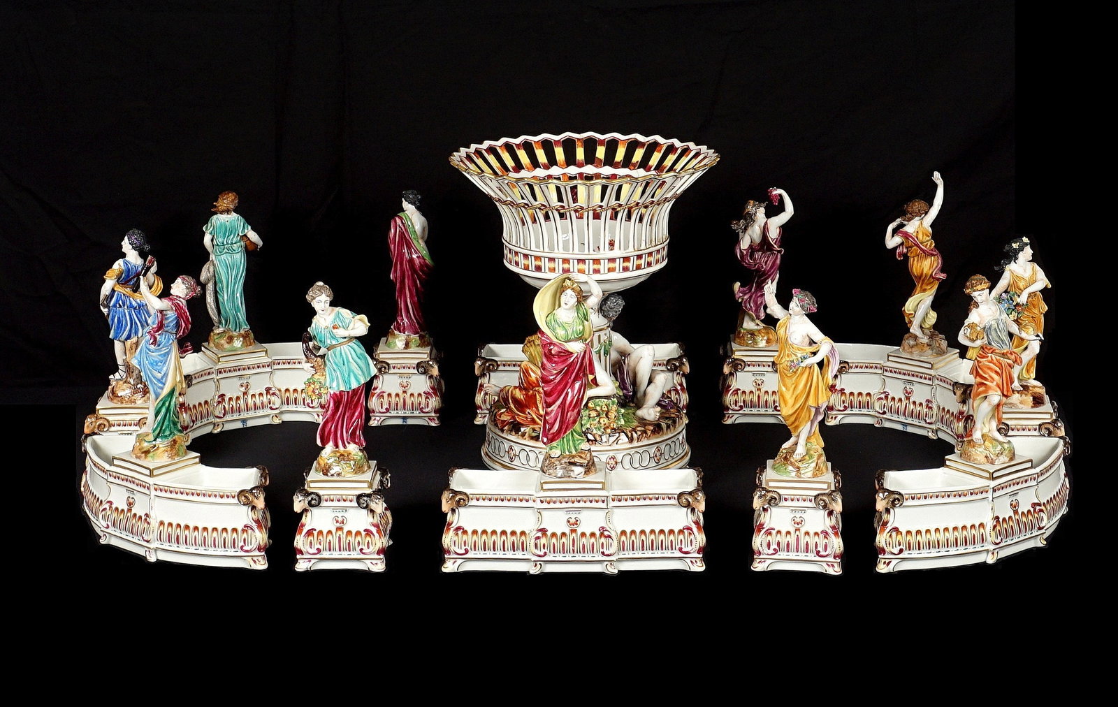 Nice Capodimonte 13 Pc. Porcelain Surtout de Table (1 of 19)