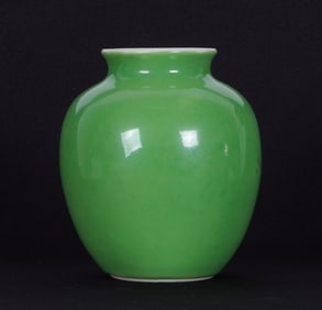 Chinese Apple / Lime Green Porcelain Squat Vase