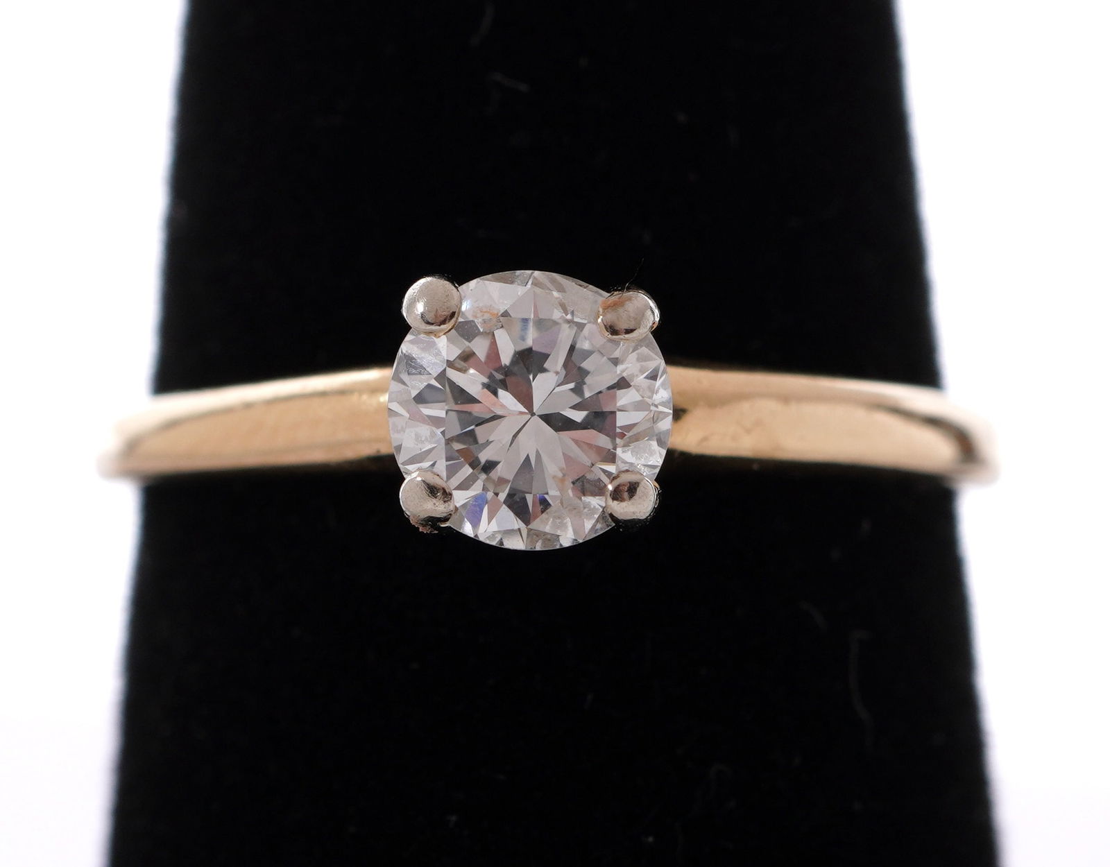 14k Gold .9ct Diamond Solitaire Ring (1 of 8)