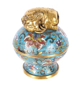 Fine Qing Dynasty Cloisonne Box Elephant Finial