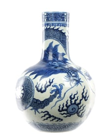 Chinese Blue and White Dragon Motif Tiangiuping Vase