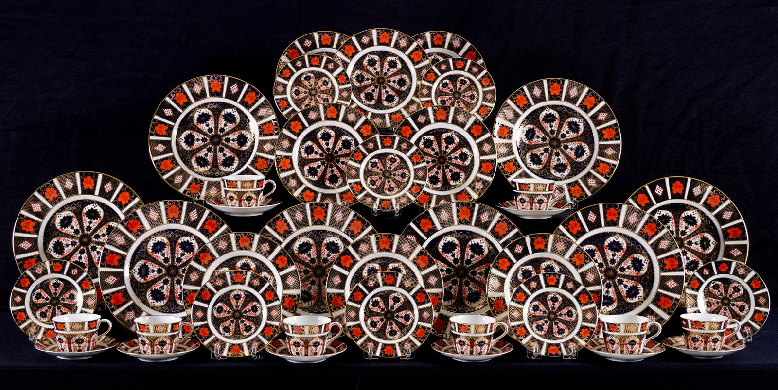 40 Piece Royal Crown Derby Old Imari China (1 of 8)