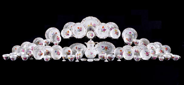 71 pieces Meissen Scalloped Floral China