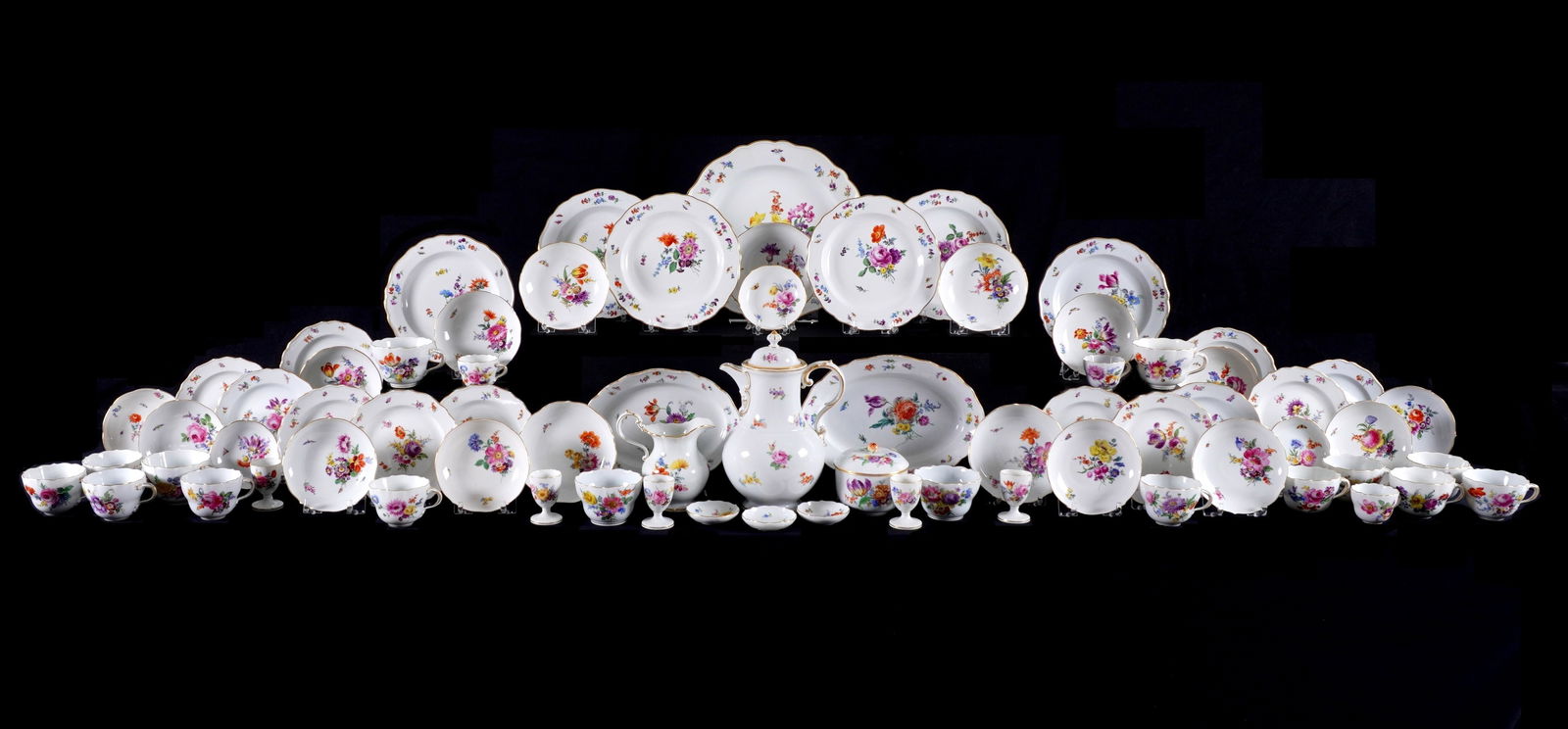 71 pieces Meissen Scalloped Floral China (1 of 18)