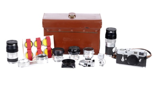 1960 Leica M2 Rangefinder Camera Outfit in Case