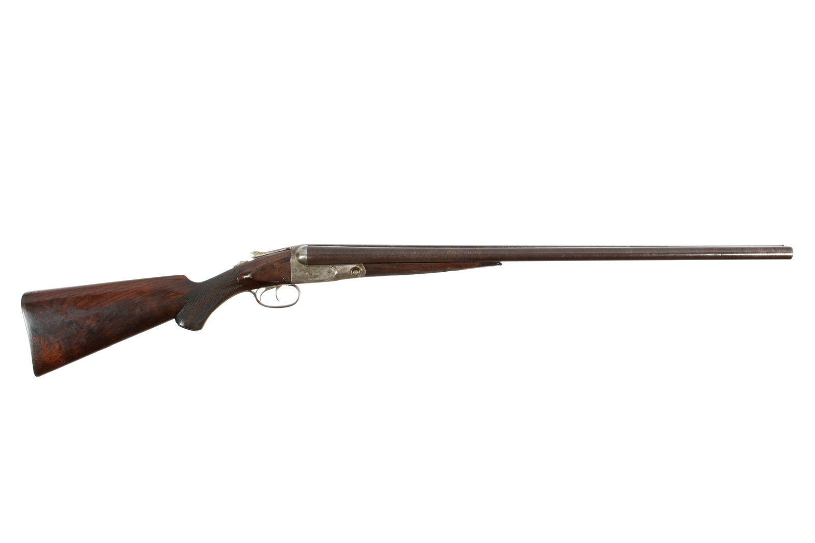Parker Brothers 12 Gauge Double Barrel Shotgun: 1904, serial number 122181, grade P, Twist Steel barrel length 28", 14.25" length to pull, checkered walnut stock, overall 44" long. Condition: Minor spotting to barrel exteriors, minor scratches to s