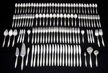 97 pc. Reed & Barton Sterling Gio Ponti Diamond Flatware: Approx. 97 sterling silver pieces in the Diamond pattern designed by Gio Ponti for Reed & Barton to include 18 forks (7.5"), 18 salad forks (6.75"), 30 teaspoons (6"), 12 soup spoons (6.75"), 18